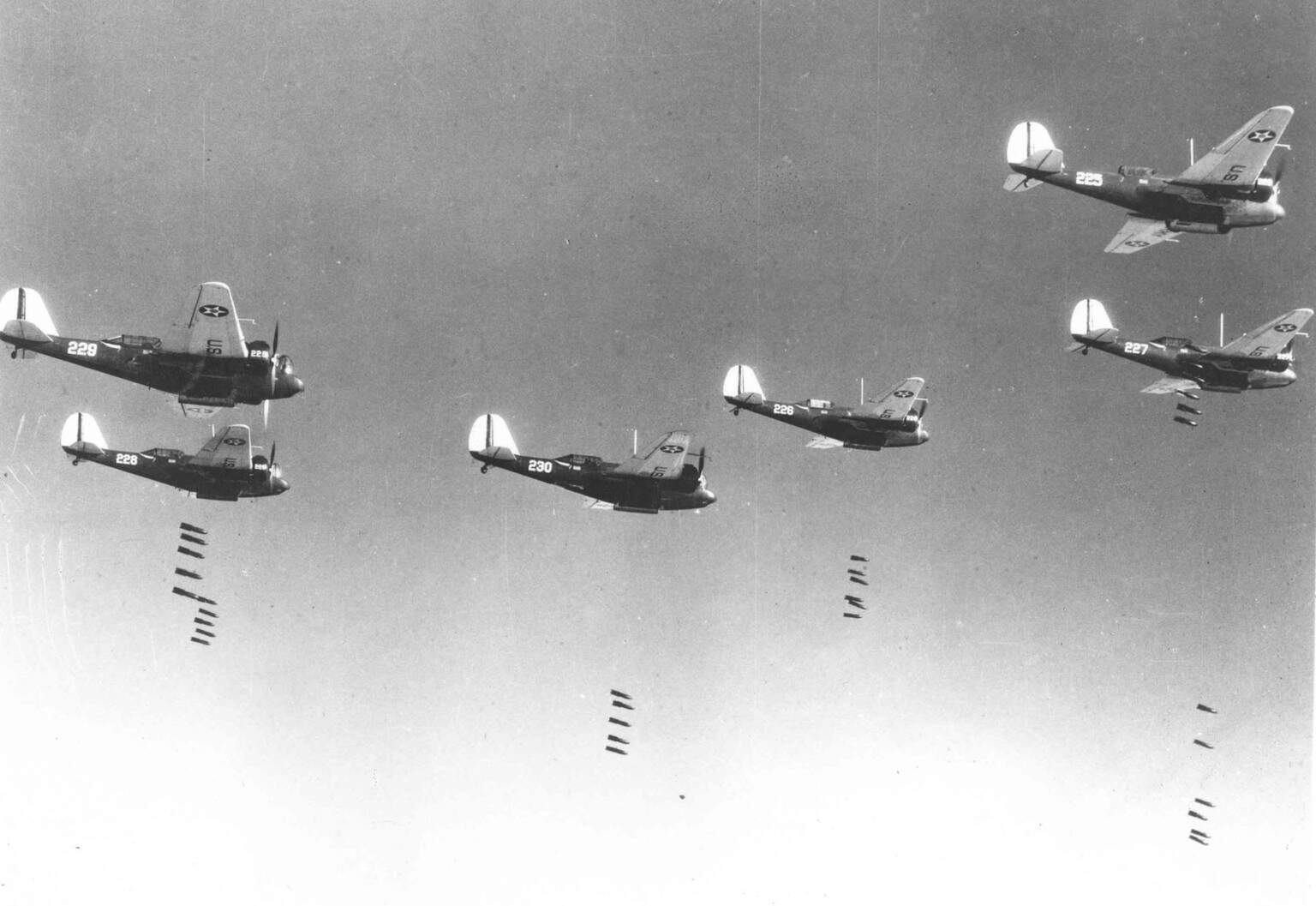Martin B-10 - Martin B-10B during exercises. Martin B-10 ? History, Technical Data & Photos ? AeroCorner