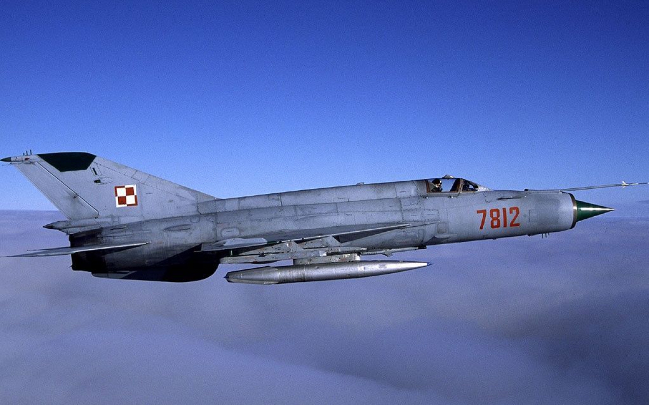 Mikoyan-Gurevich MiG-21 - Polish Mikoyan-Gurevich MiG-21 : r/HistoricalAircraft