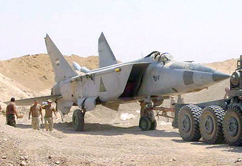 Mikoyan-Gurevich MiG-25 - Image of the Mikoyan-Gurevich MiG-25 (Foxbat)