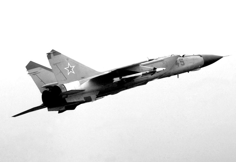 Mikoyan-Gurevich MiG-25 - Image of the Mikoyan-Gurevich MiG-25 (Foxbat)