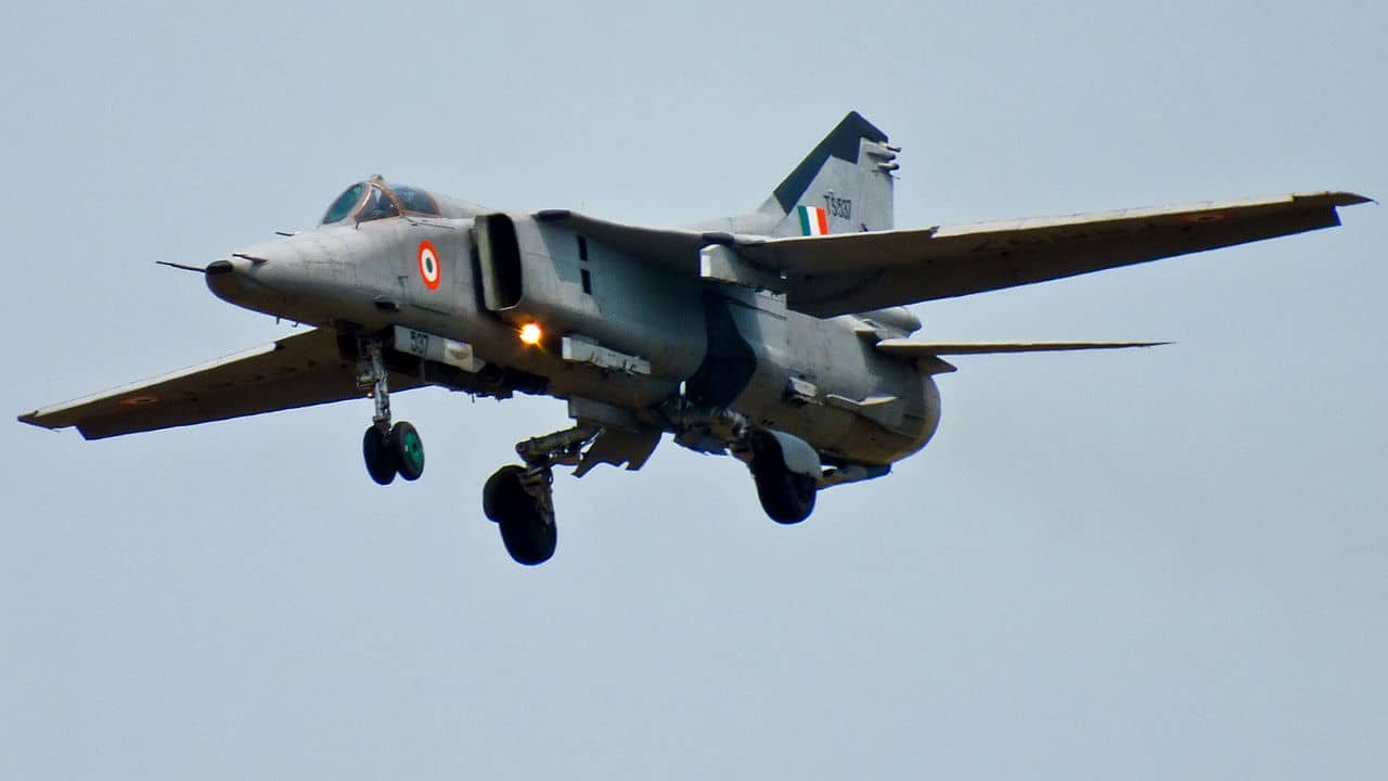 Mikoyan-Gurevich MiG-27 - MiG-27 from No.18 Squadron coming down to land
