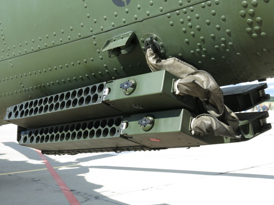 Mil Mi-24 - Mil Mi-24 flares dispensers