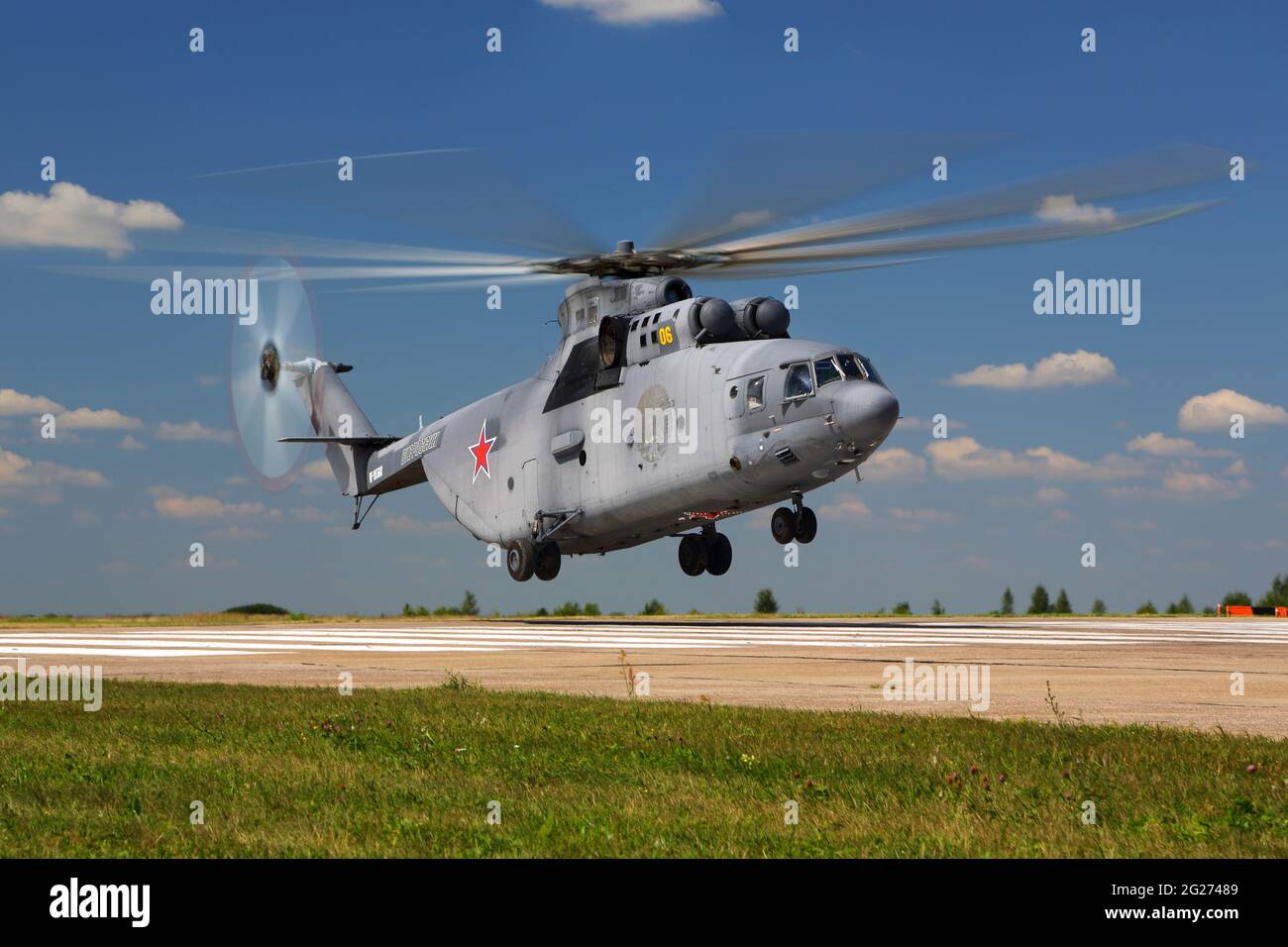 Mil Mi-26 - Mil mi 26 helicopter hi-res stock photography and images - Alamy