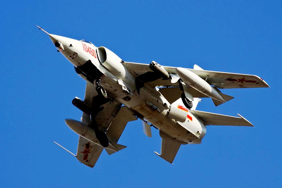 Nanchang Q-5 - Nanchang Q-5 Fantan (Wallpaper 2) aircraft photo gallery AirSkyBuster