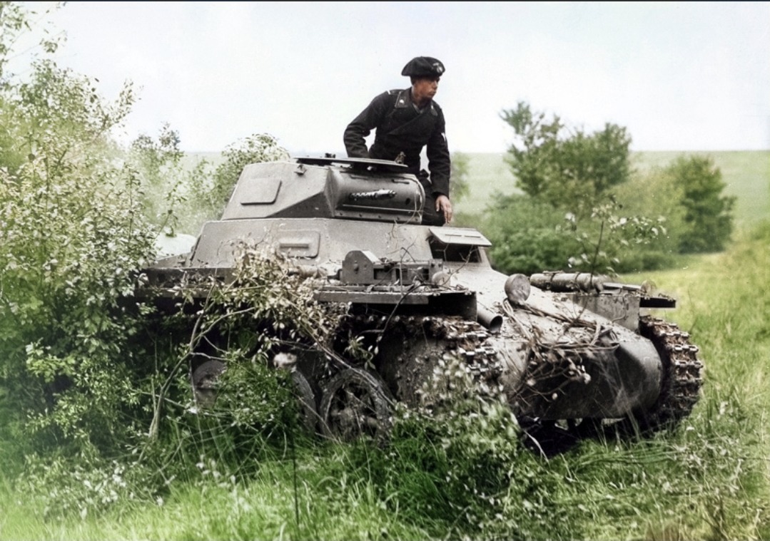 Panzerkampfwagen I (Panzer I) military land vehicle image 1