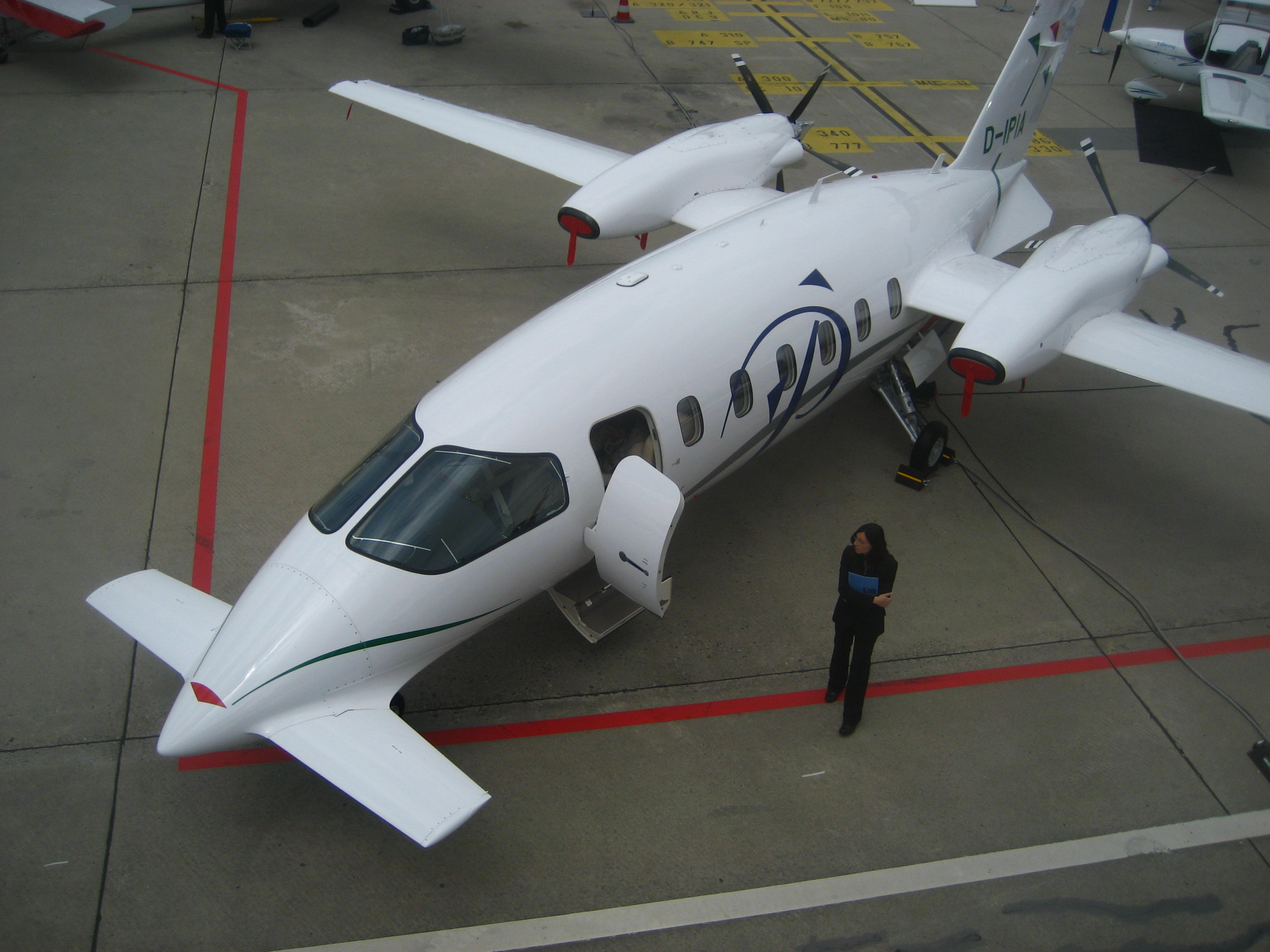 Piaggio P.180 Avanti - Piaggio P.180 Avanti, pictures, technical data, history - Barrie