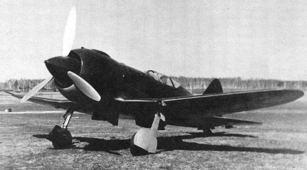 Polikarpov I-185 fighter three-quarter view
