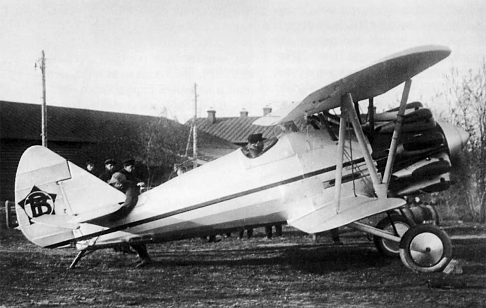 Polikarpov I-5 biplane fighter side view