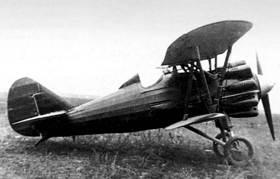 Polikarpov I-5 parked side view on grass