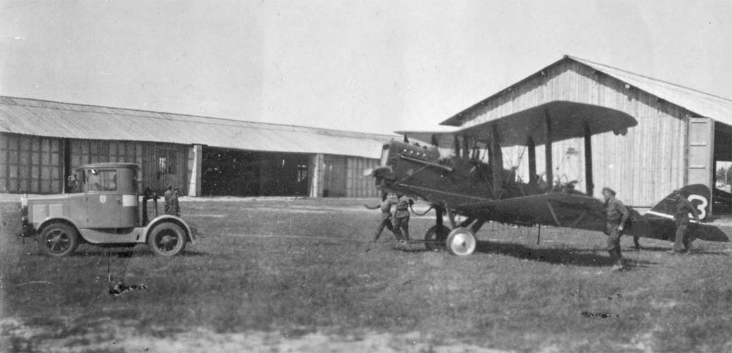 Polikarpov R-1 biplane aircraft side view