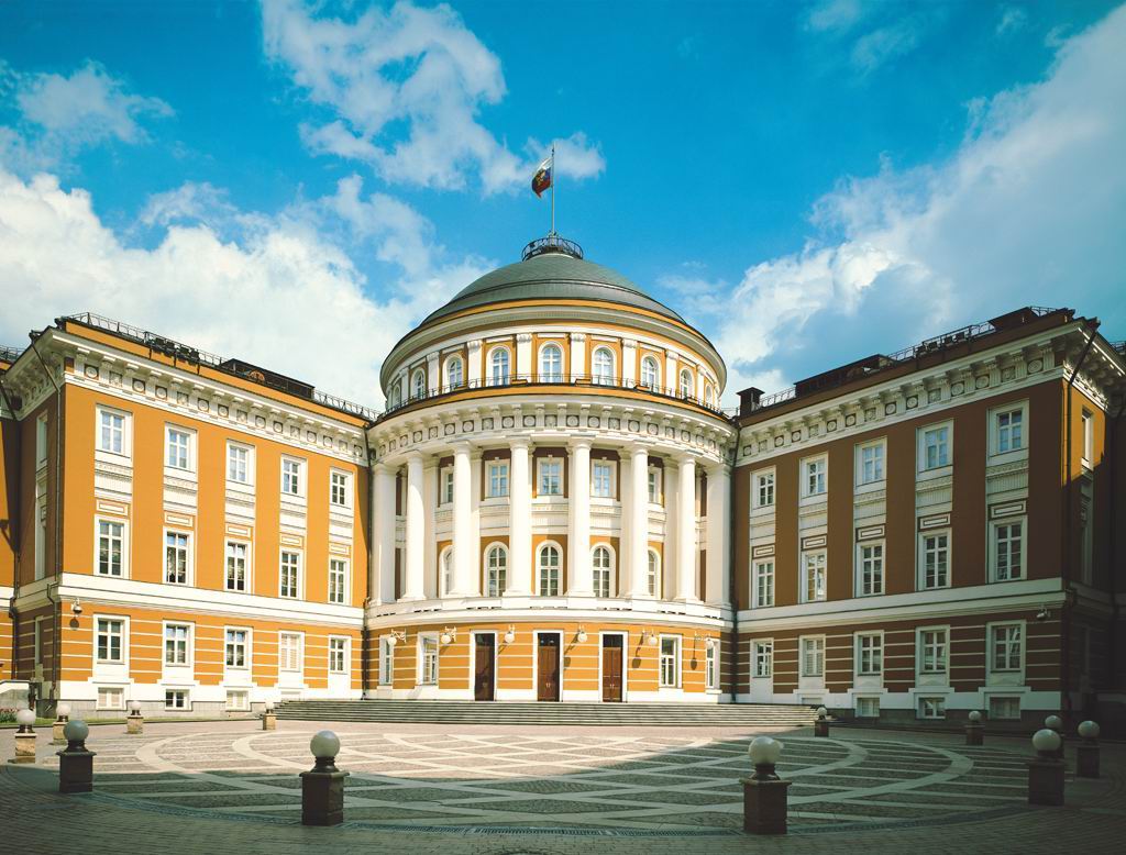 Kremlin Senate building in Moscow, used as the primary national government image for Russia.