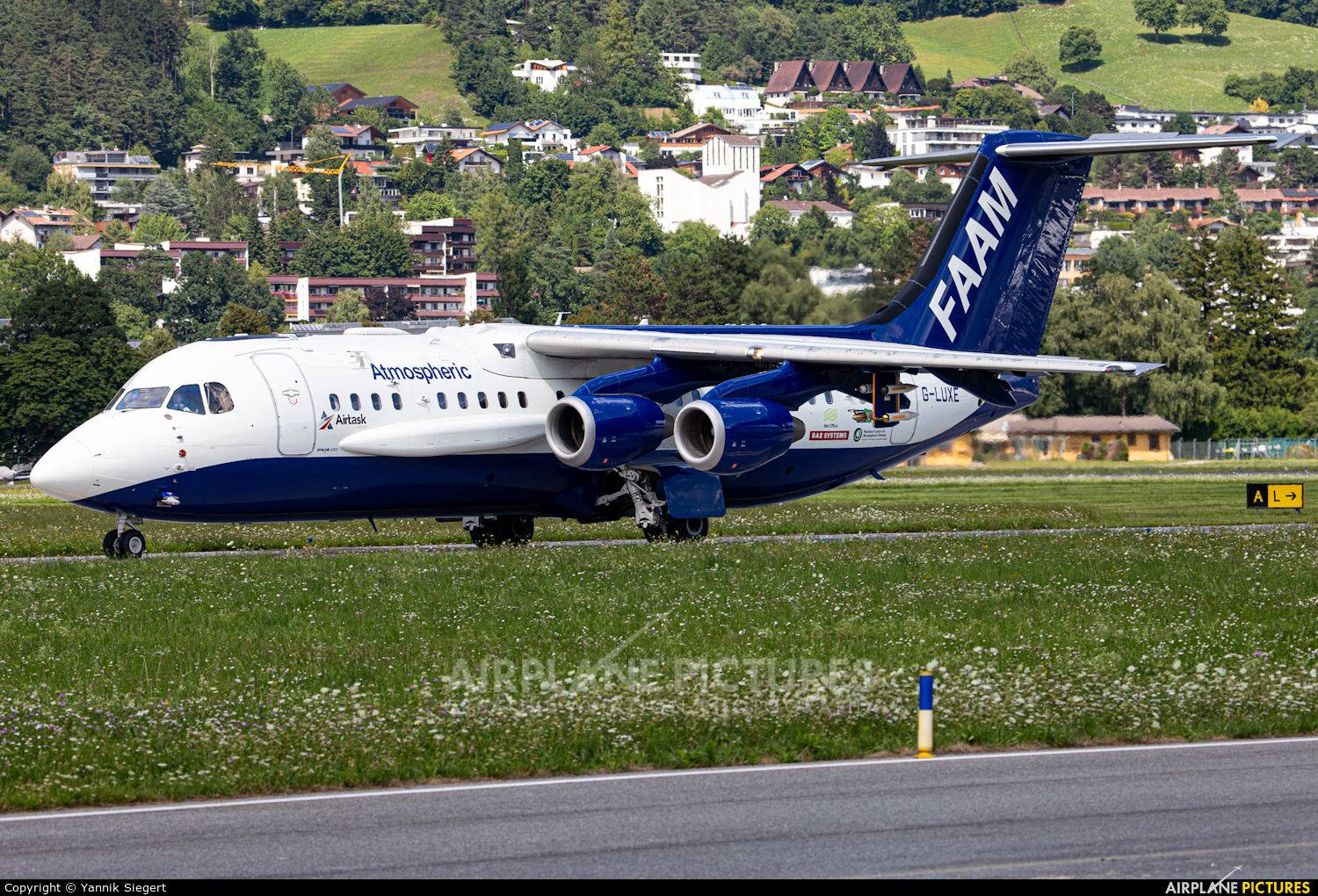 BAe Systems British Aerospace BAe 146-300/Avro RJ100 G-LUXE at.