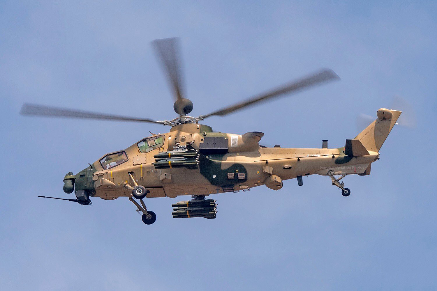 Helicóptero de ataque Z-10ME da China faz sua estreia internacional no.