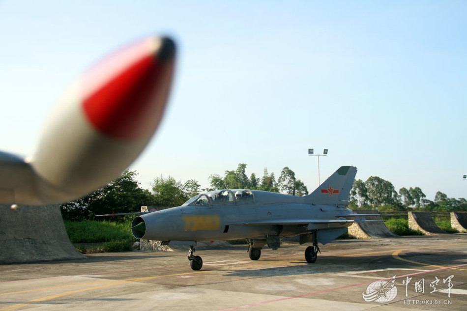 Asian Defence News: Chengdu Aircraft Industry Group - Chengdu J-7.