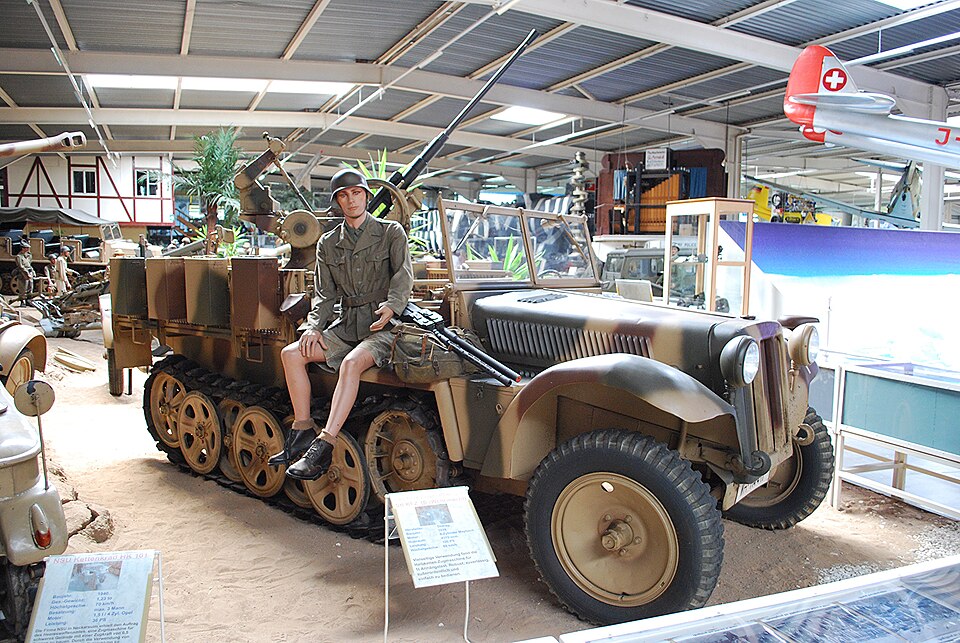 Demag Sd Kfz 10 A.A. half track (6083203402) (2.