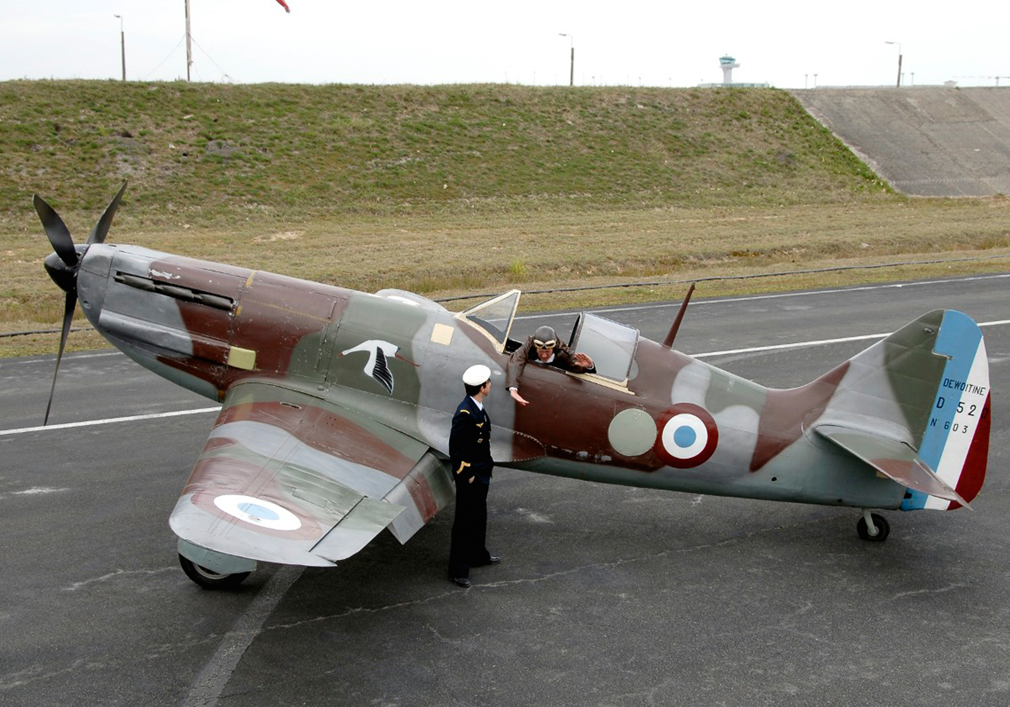 FRENCH DEWOITINE 520 WWII FIGHTER - HELLER 1/72 scale | Recovery Curios.
