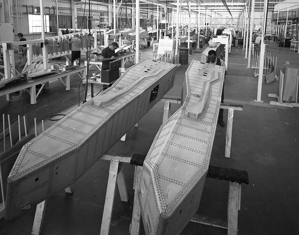 23 0071227 Convair Negative Image - General Dynamics F-111 production line - internal fuel tank 05-20-1968 (54236357955.