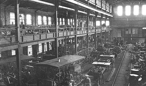 Holt Manufacturing Company - Wikipedia.