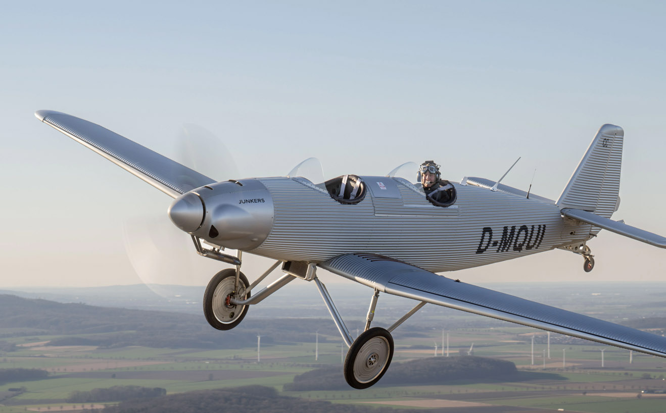 Junkers Aircraft Opens Venezia Lido Office - Vintage Aviation News.