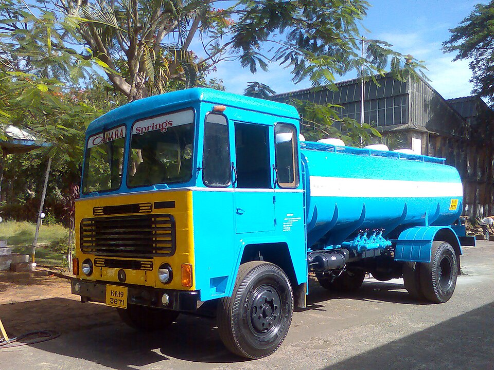 Ashok Leyland Comet Tanker 721.