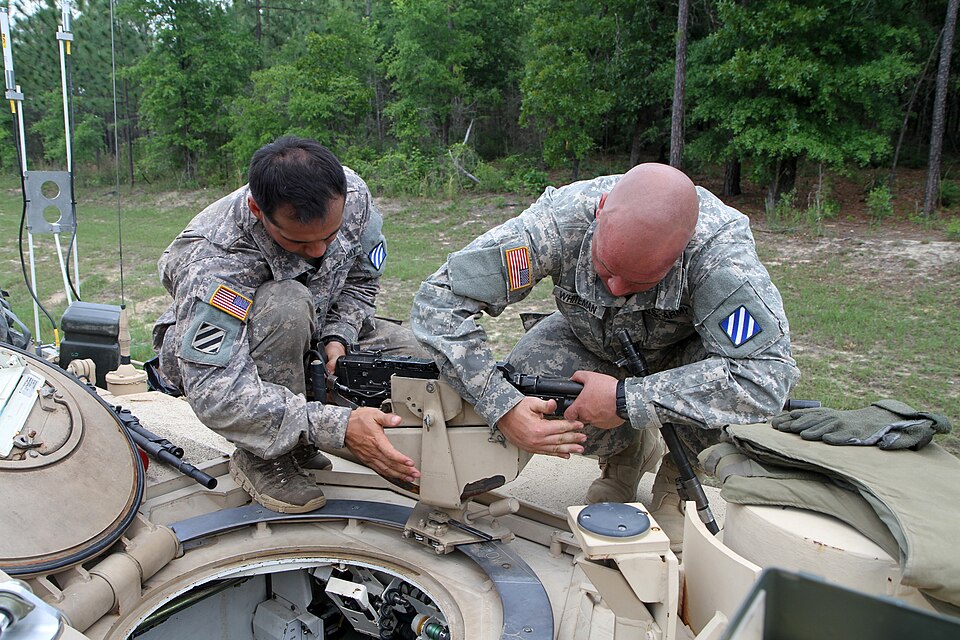 'Panther' team named 2014 Sullivan Cup Best Tank Crew 140512-A-EG367-001.