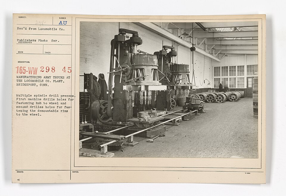 Motor Vehicles - Motor Trucks - Manufacturers - Manufacturing Army trucks at the Locomobile Co. Plant, Bridgeport, Connecticut - NARA - 4550.