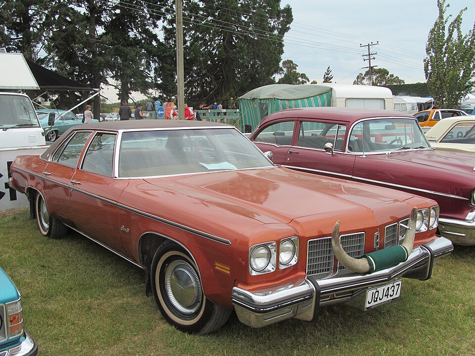 1975 Oldsmobile Delta 88 (32651050366.