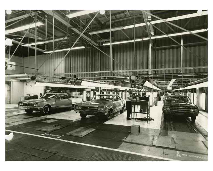 Factories & Plants - Outright Oldsmobile!.