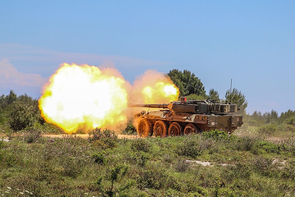 Cavalry Regiment "Lancieri di Montebello" (8°) Centauro tank destroyer.