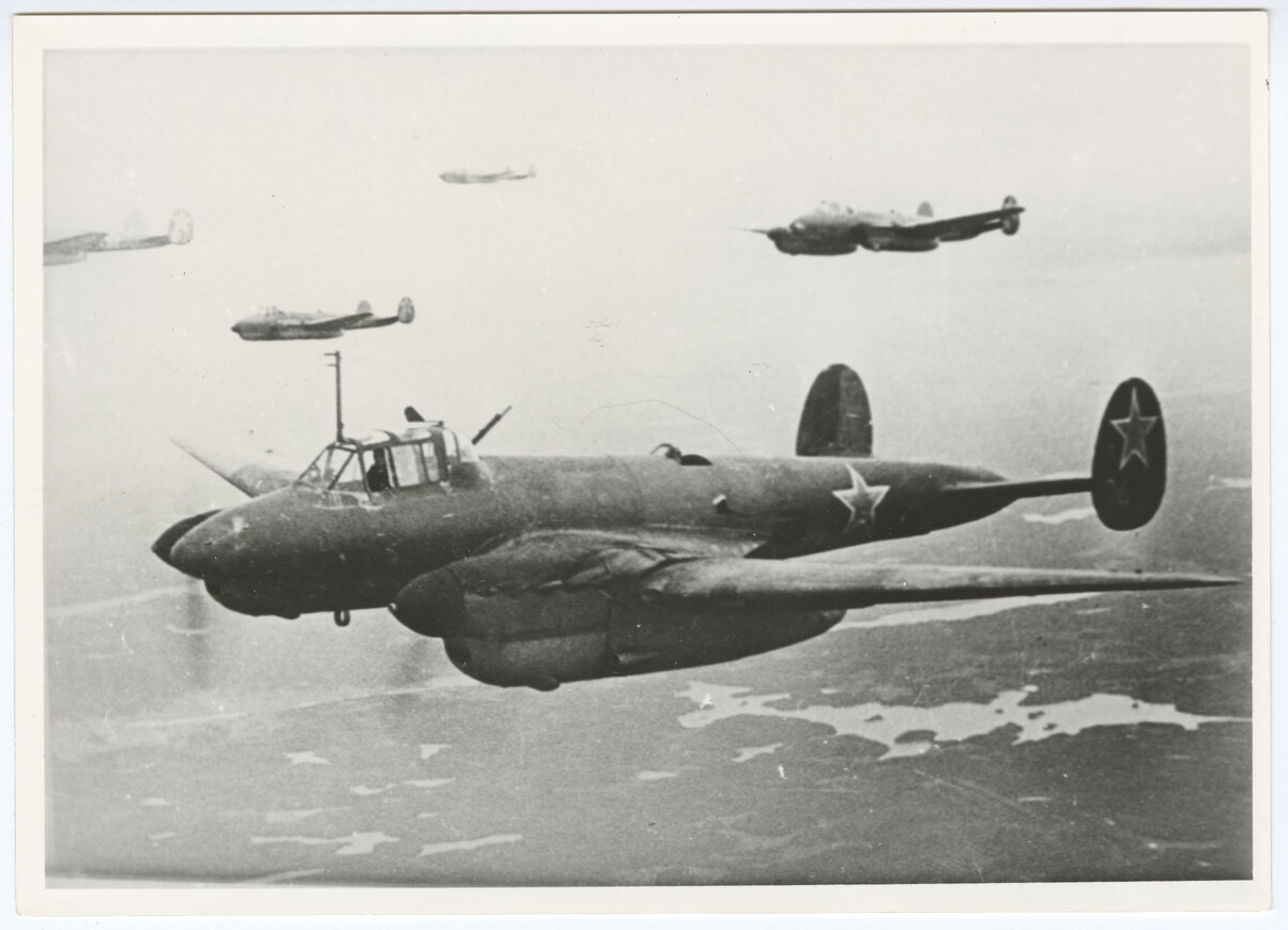 [Petlyakov Pe-2 aircraft in flight] | Museum of Flight Digital Collections.