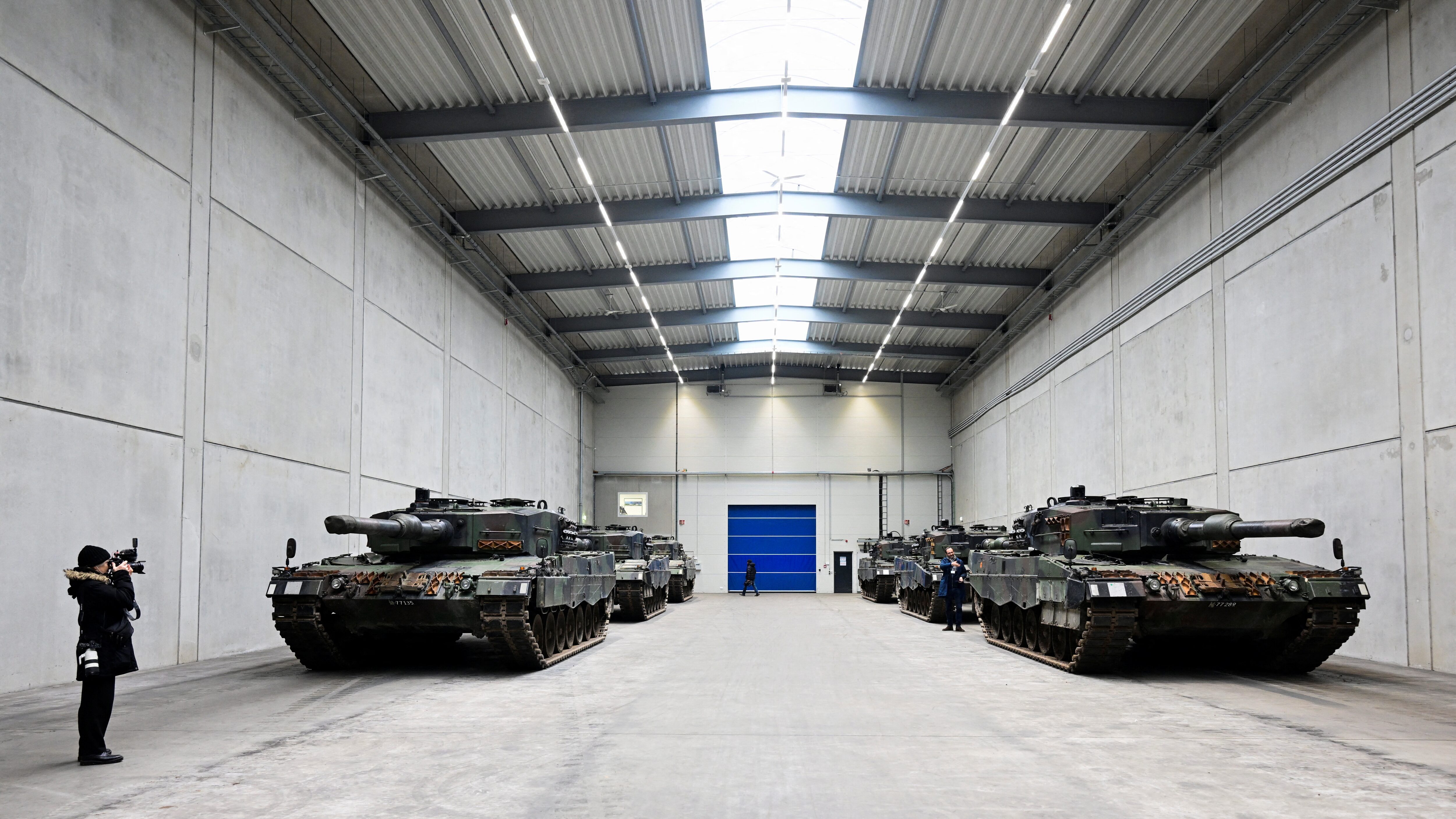 Rheinmetall MAN Military Vehicles GmbH (RMMV) with trailer with boat, Belgian army, Gunfire Artilleriemuseum Brasschaat foto 1.
