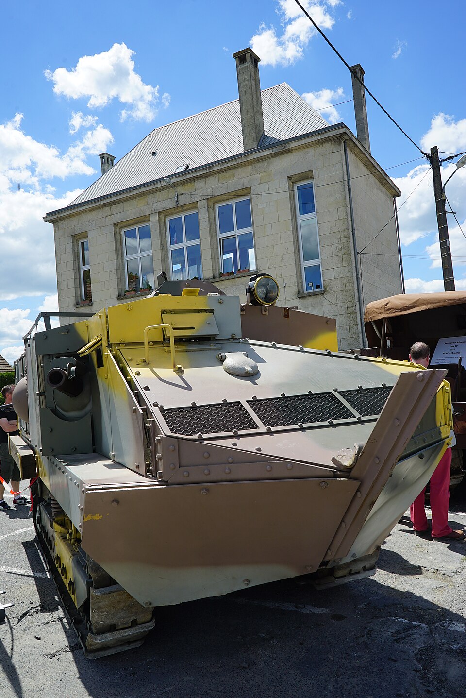 184 12 équipages de tanks Schneider en Champagne.