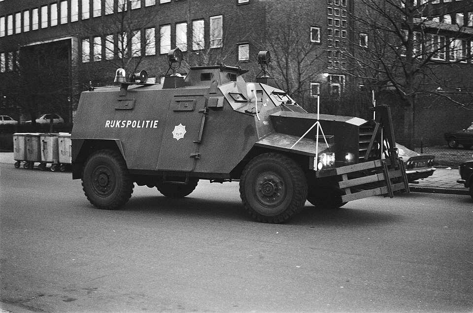 Behandeling uitleveringsverdrag Wackernagel en Schneider Sankey pantserwagen va, Bestanddeelnr 929-5203.