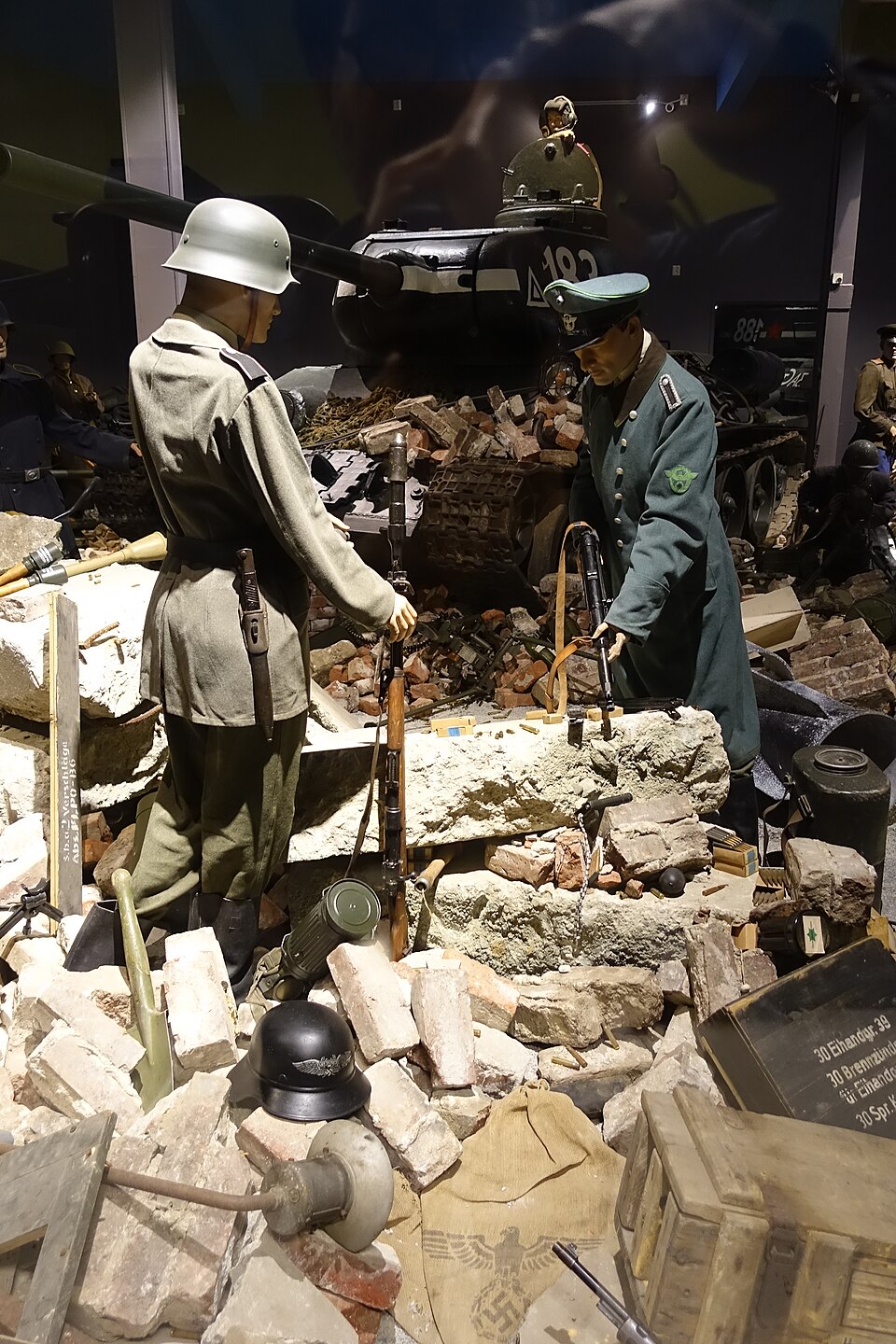 Arquebus Krigshistorisk Museum Norway. WW2 Battle of Berlin 1945 diorama. Nazi Germany Ordnungspolizei Waffen-SS soldier uniforms weapons Lu.