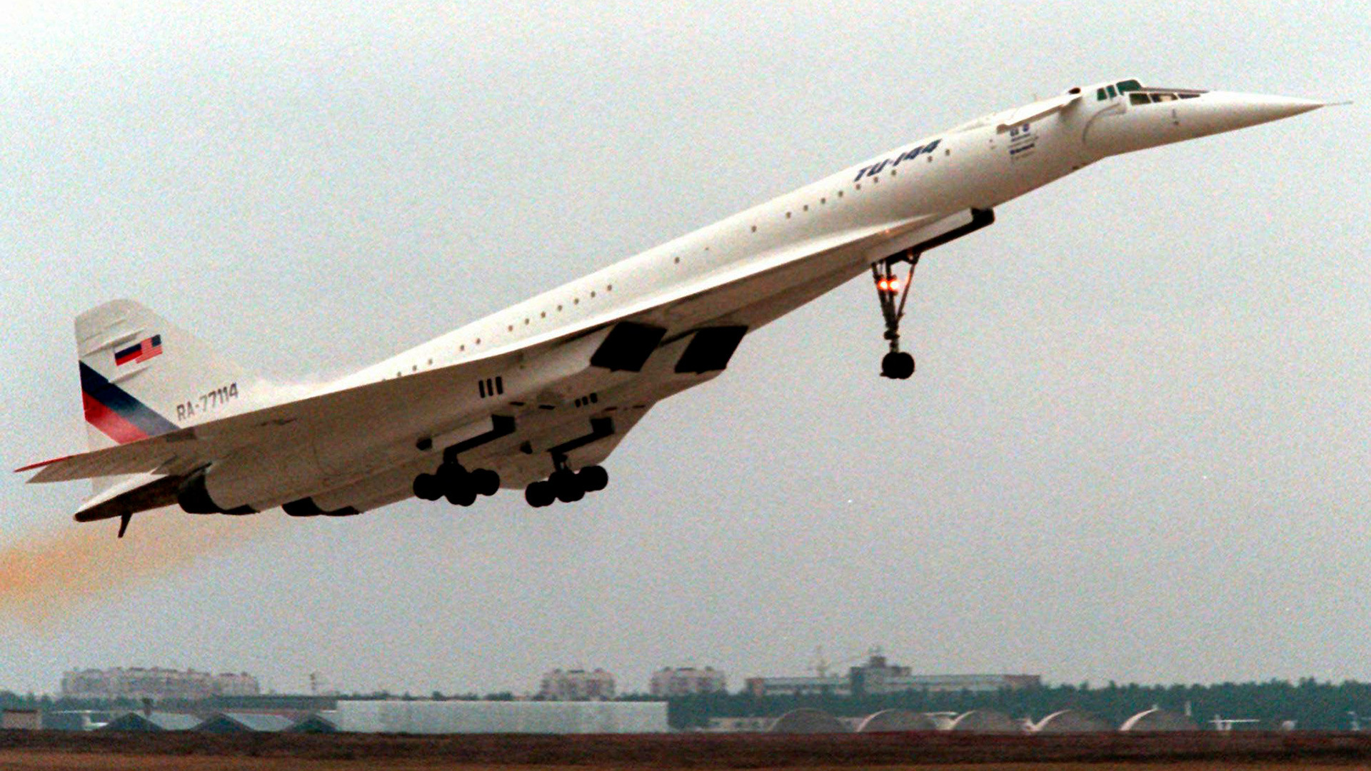 The Bear: TU-95 Strategic Bomber and Reconnaissance Aircraft - Jets ’n.