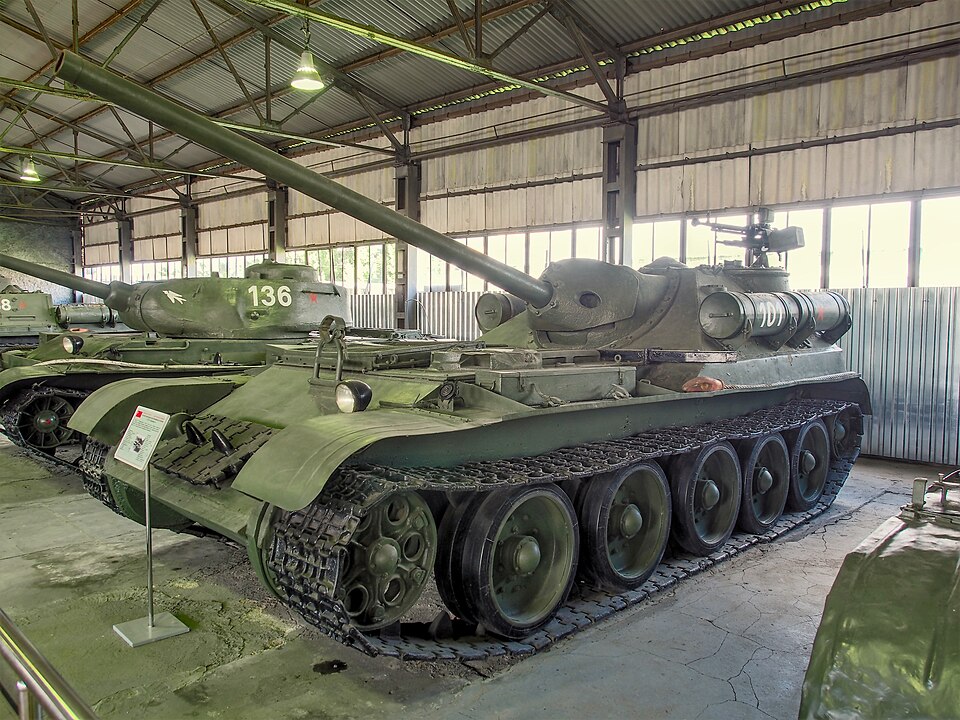 SU-101 Uralmash-1 in the Kubinka tank museum.