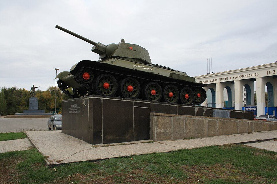 File:T-34 near the Volgograd Tractor Factory 003.JPG for the POLIS manufacturer profile.