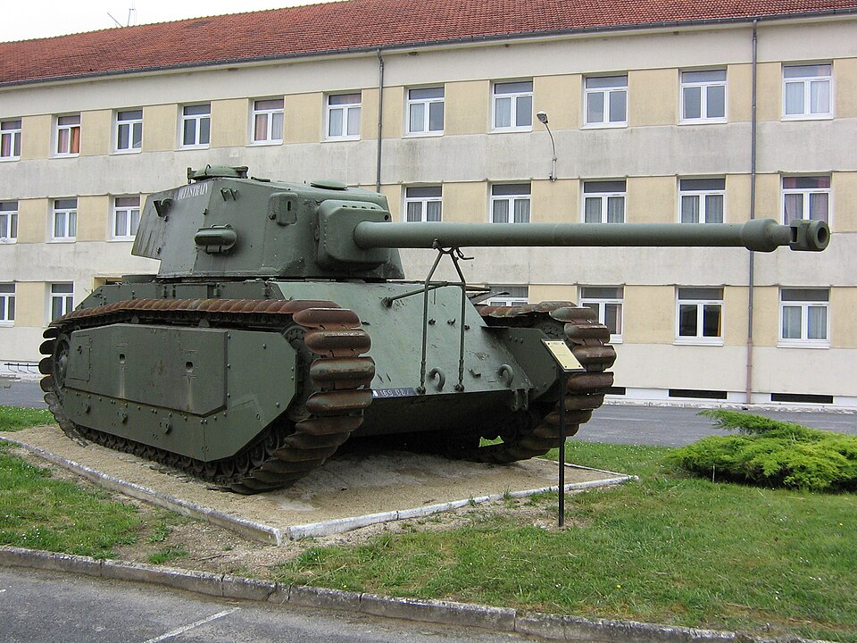 ARL 44 military land vehicle image 1