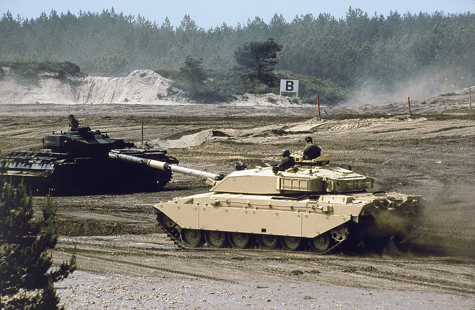 Challenger 1 military land vehicle image 1