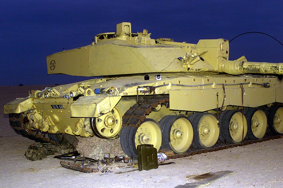 Challenger 2 military land vehicle image 1