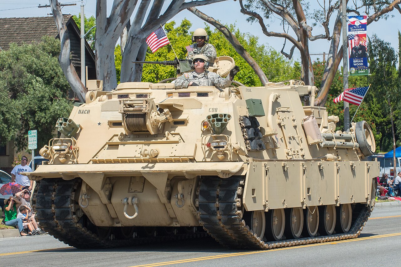 M88A2 Hercules military land vehicle image 1