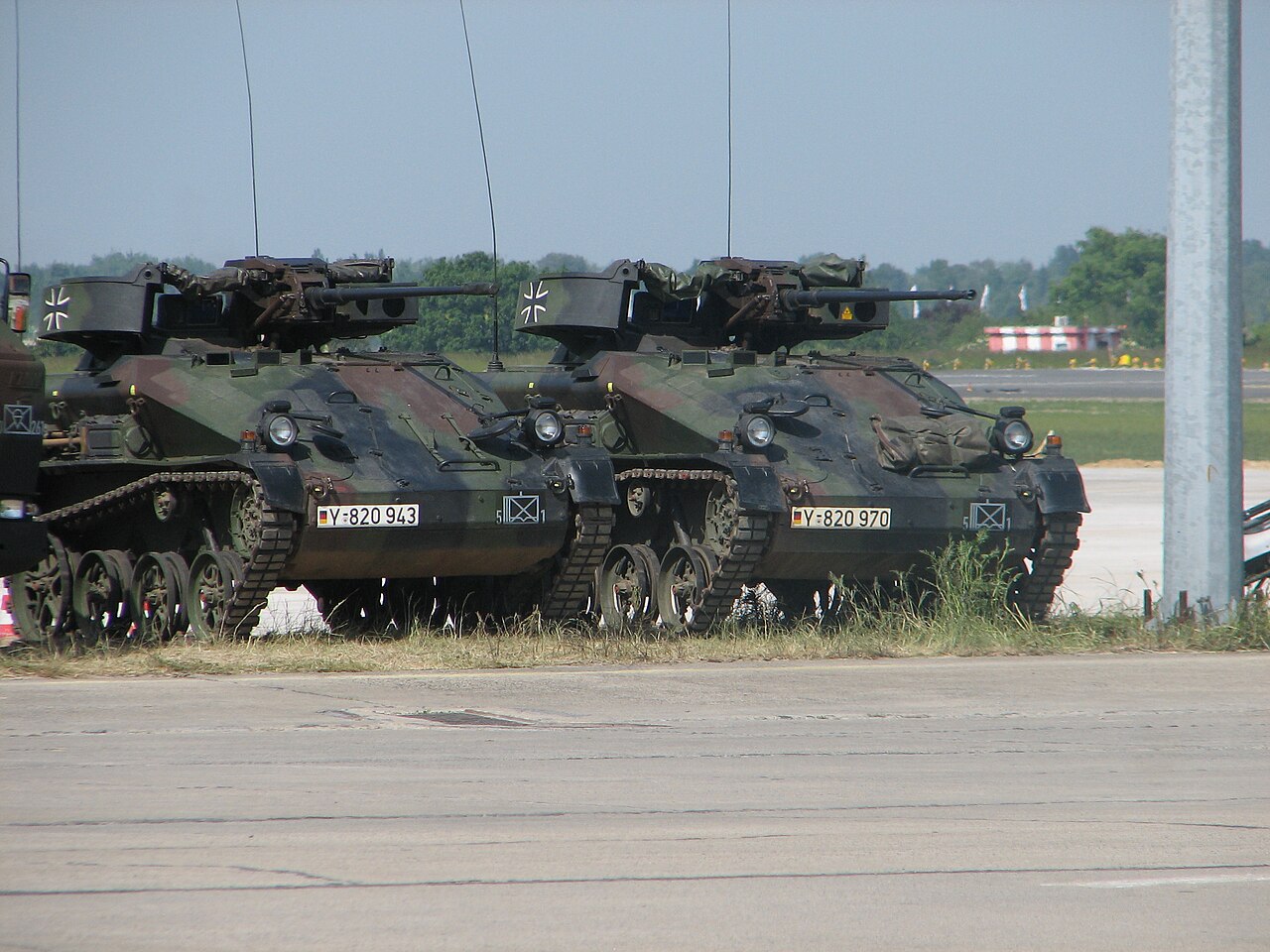 Wiesel 1 military land vehicle image 1