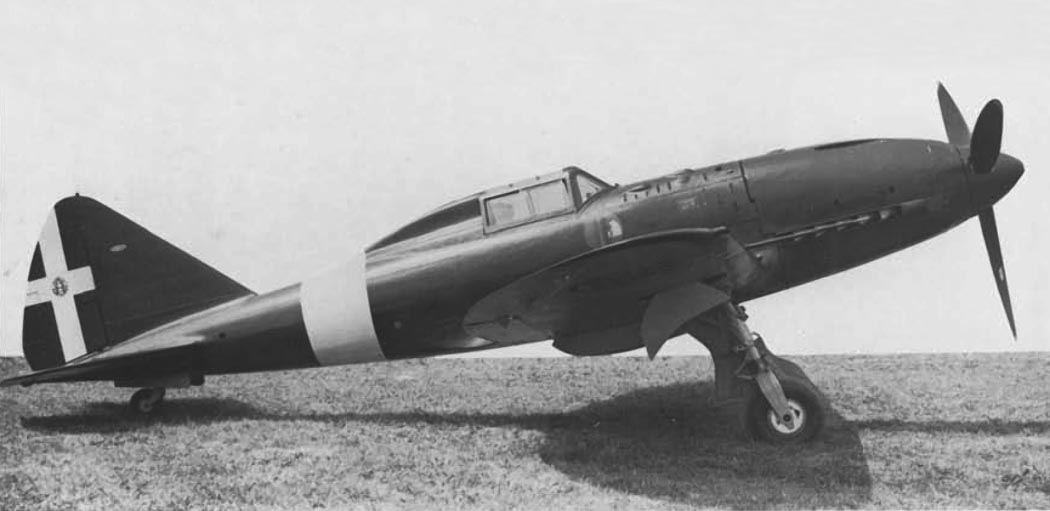 Reggiane Re.2005 Sagittario side view on the ground