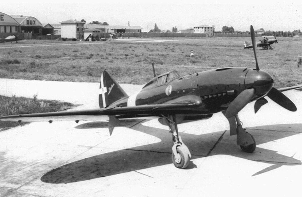 Reggiane Re.2005 Sagittario on the runway