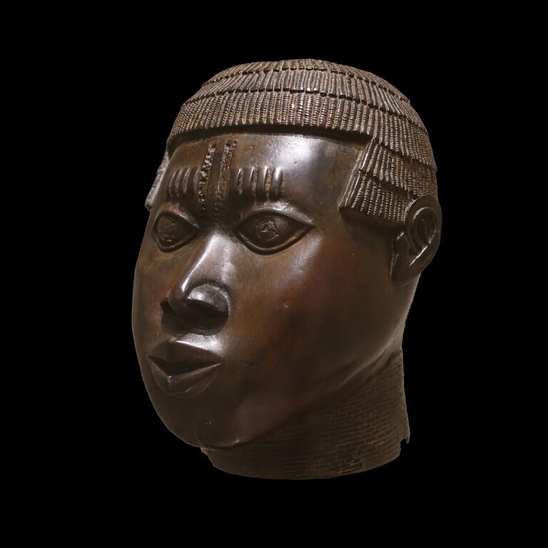 Bronze shrine head from Benin