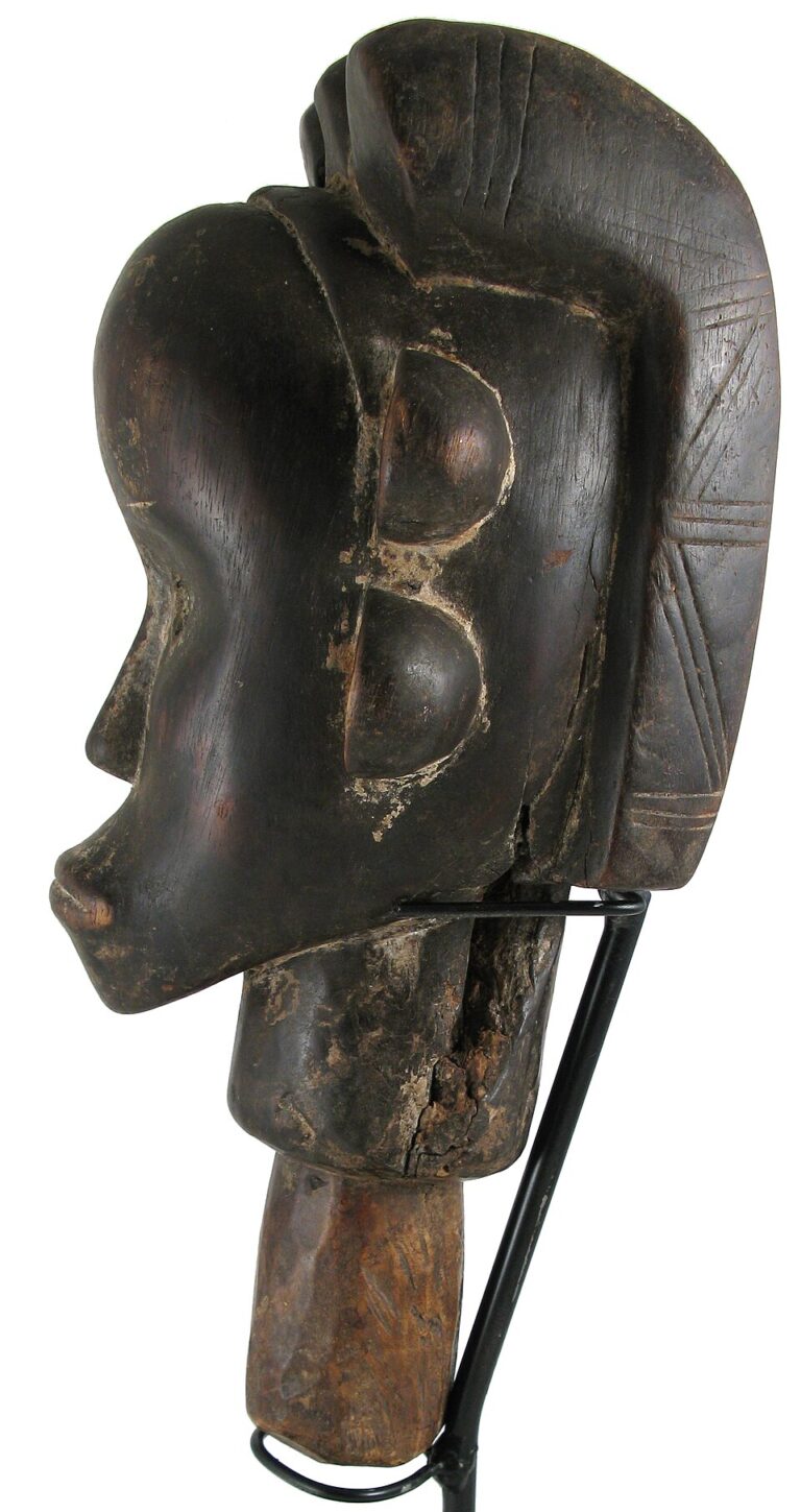 Fang byeri reliquary head from Gabon