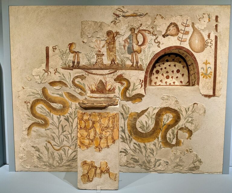 Lararium fresco with niche and altar