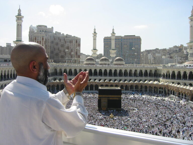 Pilgrim praying in Mecca