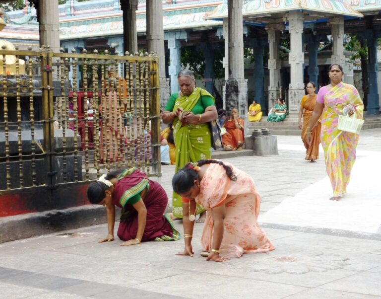 Devotees praying at Kapaleeshwarar Temple in Chennai