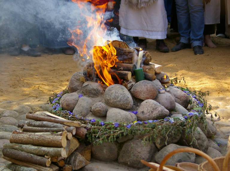 Romuvan ritual fire